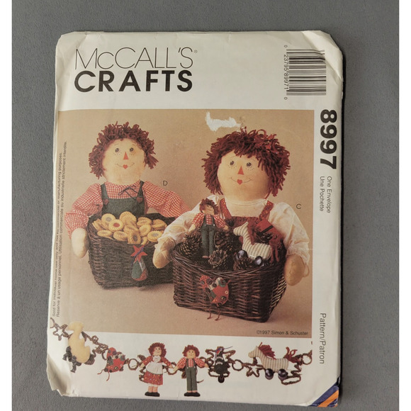 McCalls Sewing Pattern #8997 Raggedy Ann & Andy Christmas Decor Craft 1997 UNCUT - Picture 1 of 4